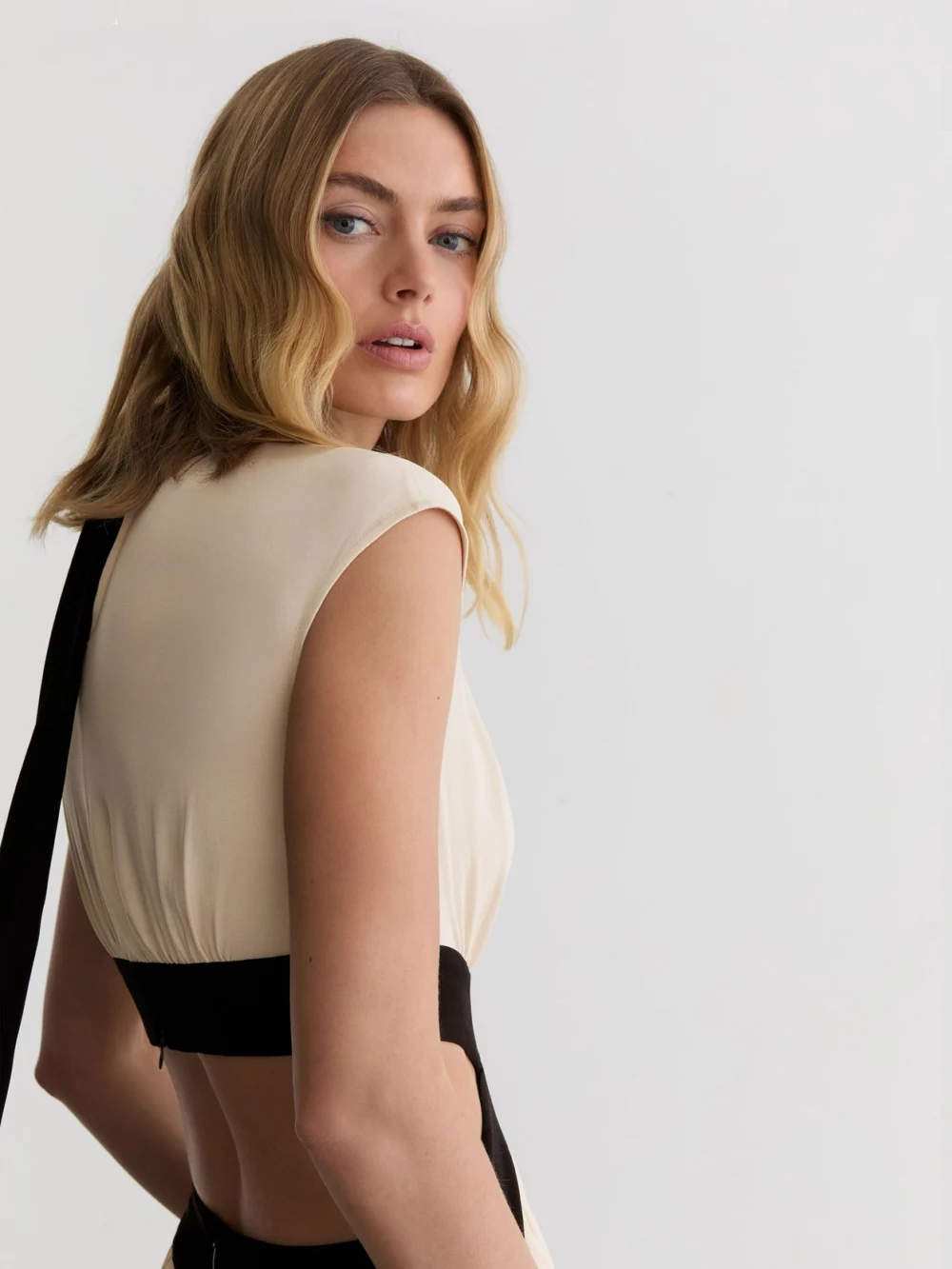 Reiss Cut-out Waist Contrasting Maxi Dress, view 3
