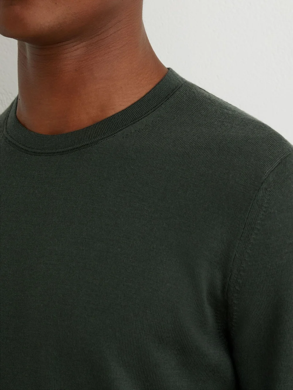 Reiss Dark Green Merino Wool Crew-neck Jumper, view 3