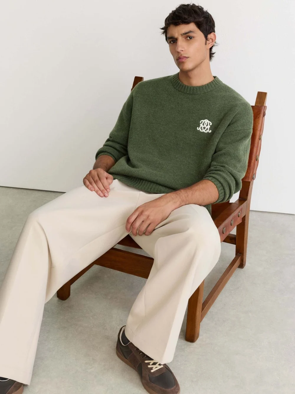 Reiss Dark Green Monogram Embroidered Relaxed Wool Jumper, view 3