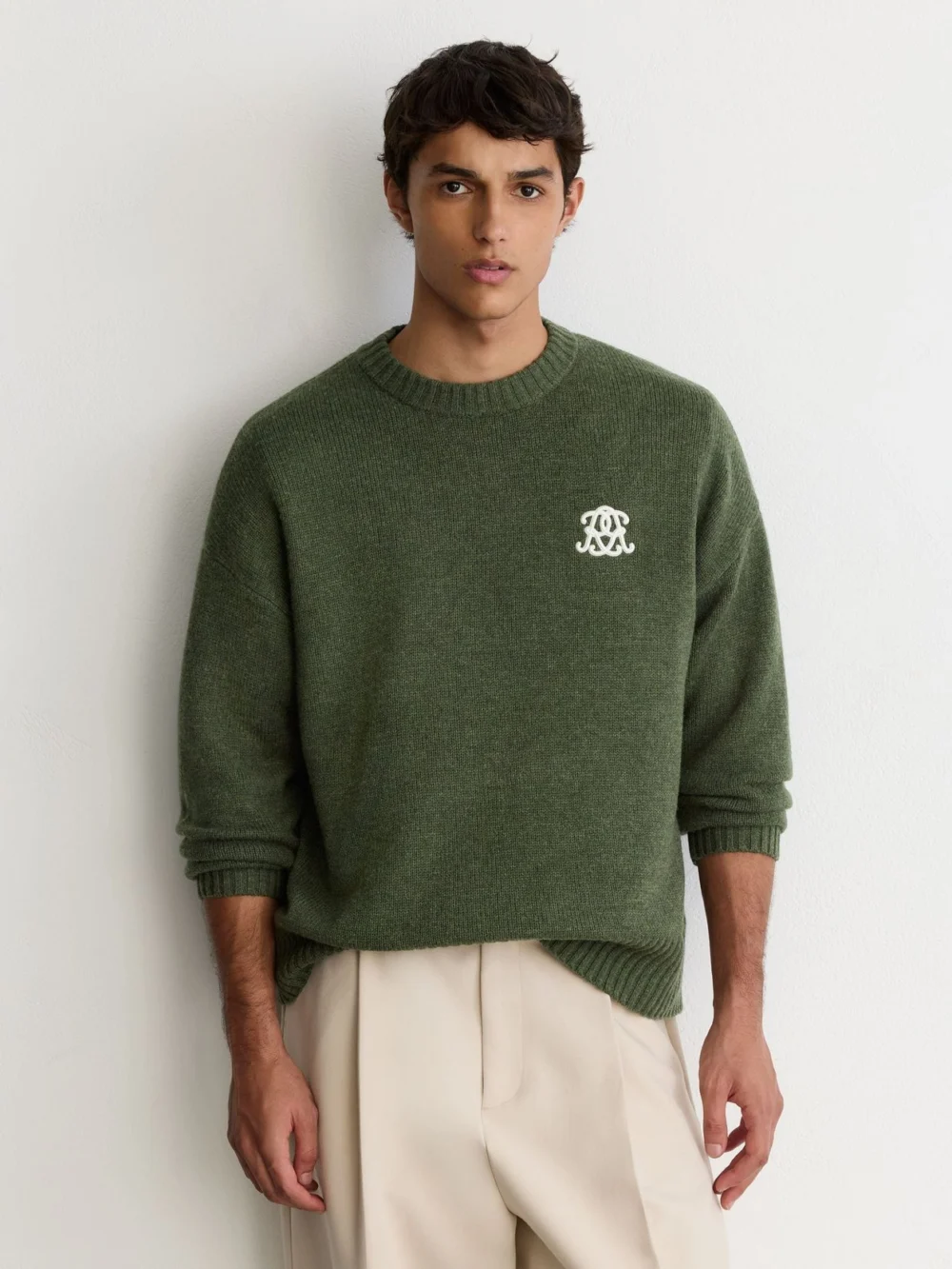 Reiss Dark Green Monogram Embroidered Relaxed Wool Jumper, view 4