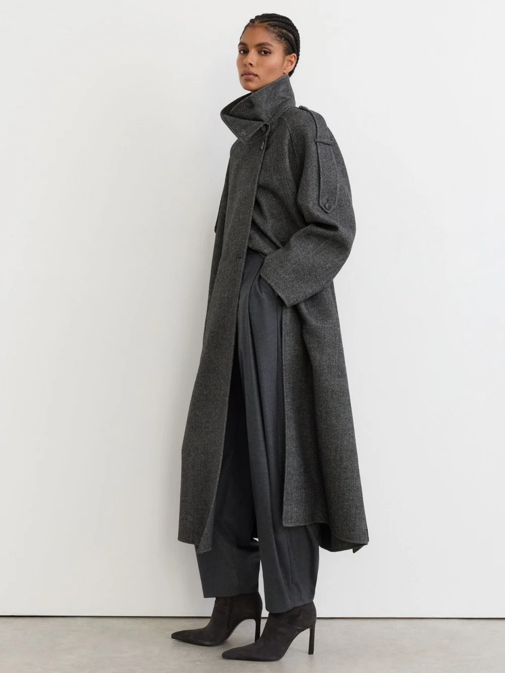 Reiss Dark Grey Petite Wool-blend Herringbone Long Trench Coat, view 5