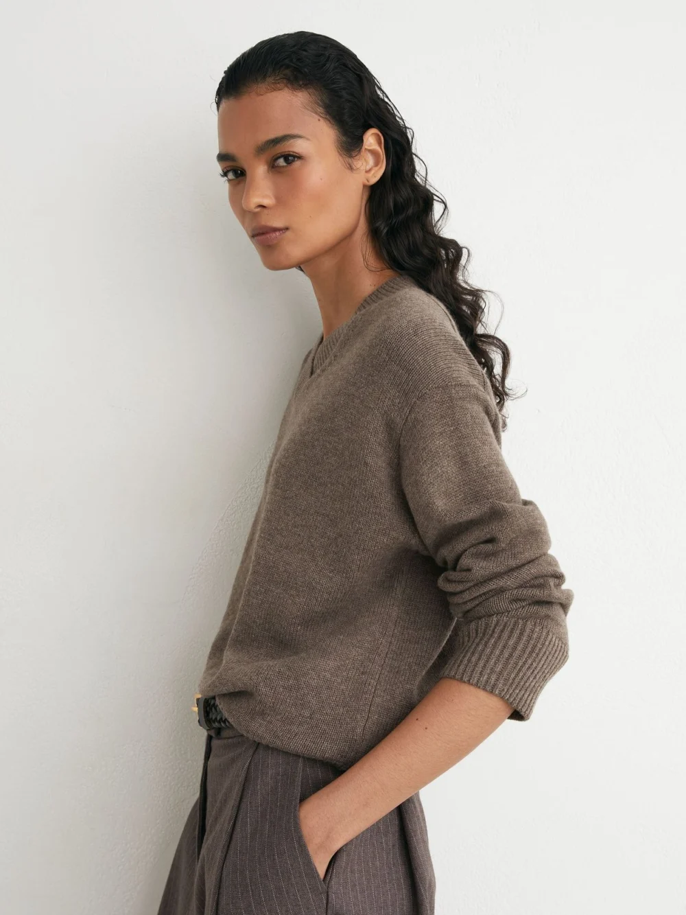 Reiss Dark Neutral Wool-cashmere V-neck Jumper, view 4