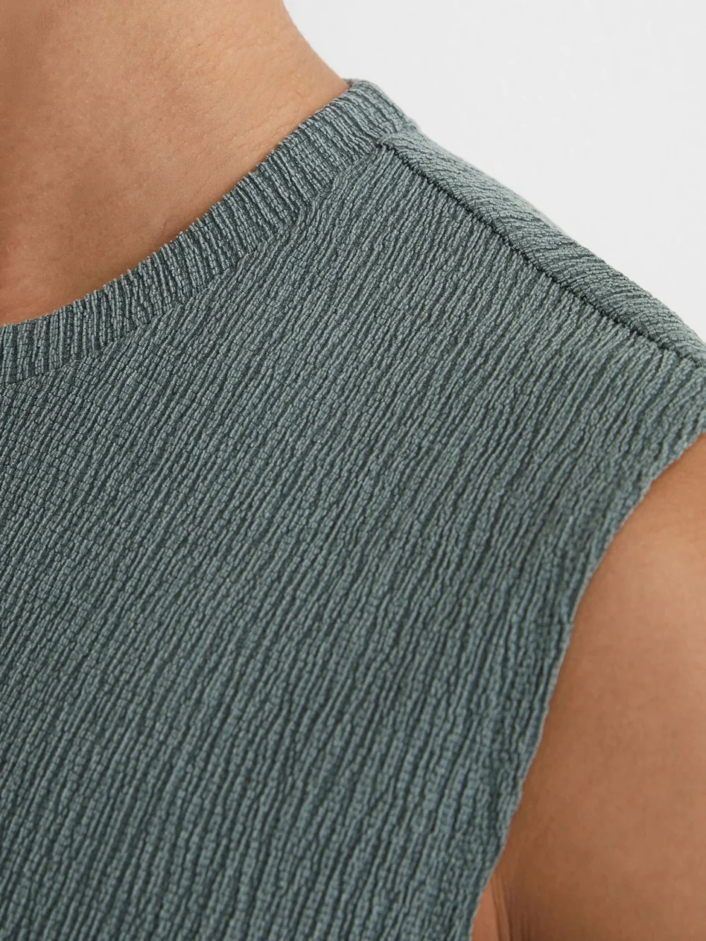 Reiss Dark Sage Green Textured Crew-neck Vest, view 4