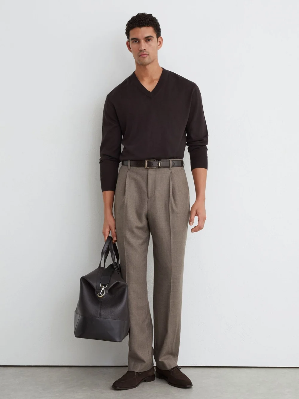 Reiss Earlsfield Men's Bitter Brown Merino Wool V-neck Jumper, view 3