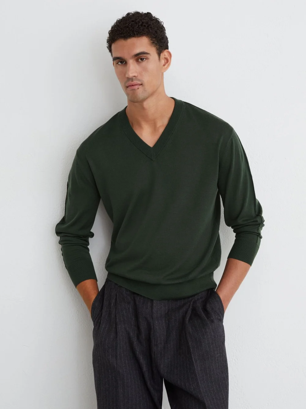 Reiss Earlsfield Men's Dark Green Merino Wool V-neck Jumper, view 3