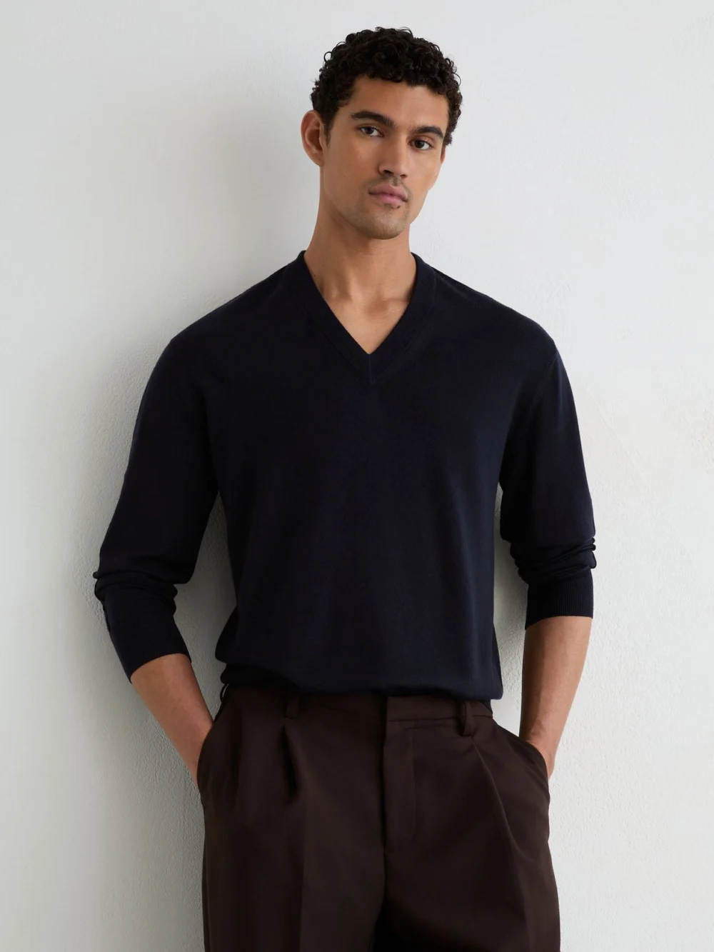 Reiss Earlsfield Men's Navy Merino Wool V-neck Jumper