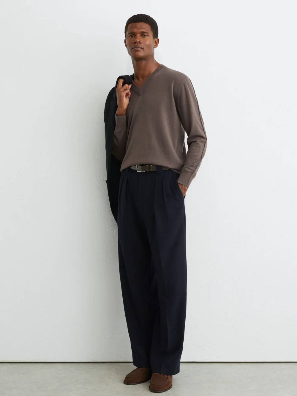 Reiss Earlsfield Men's Ridge Brown Merino Wool V-neck Jumper, view 3