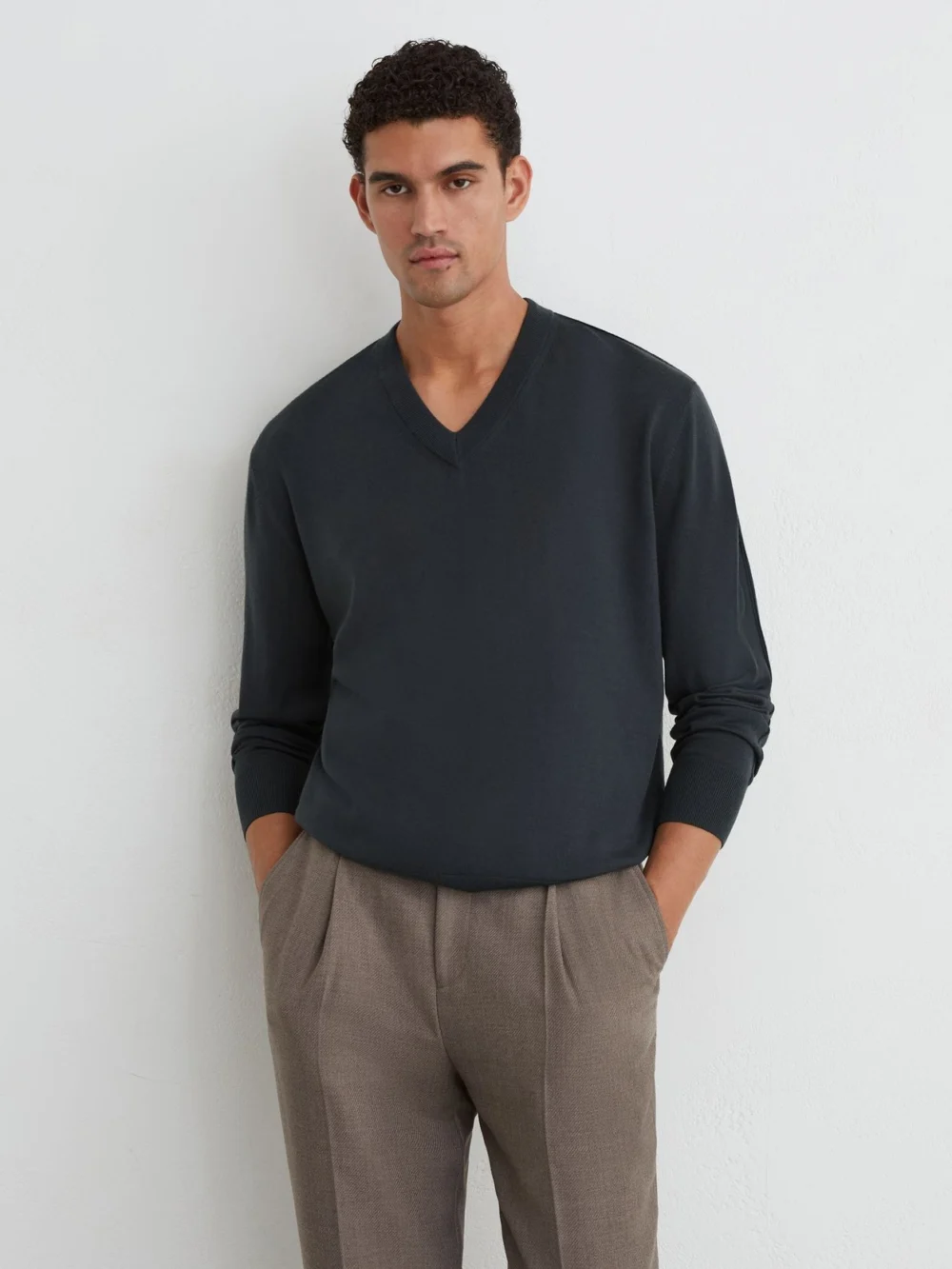 Reiss Earlsfield Men's Vulcan Grey Merino Wool V-neck Jumper