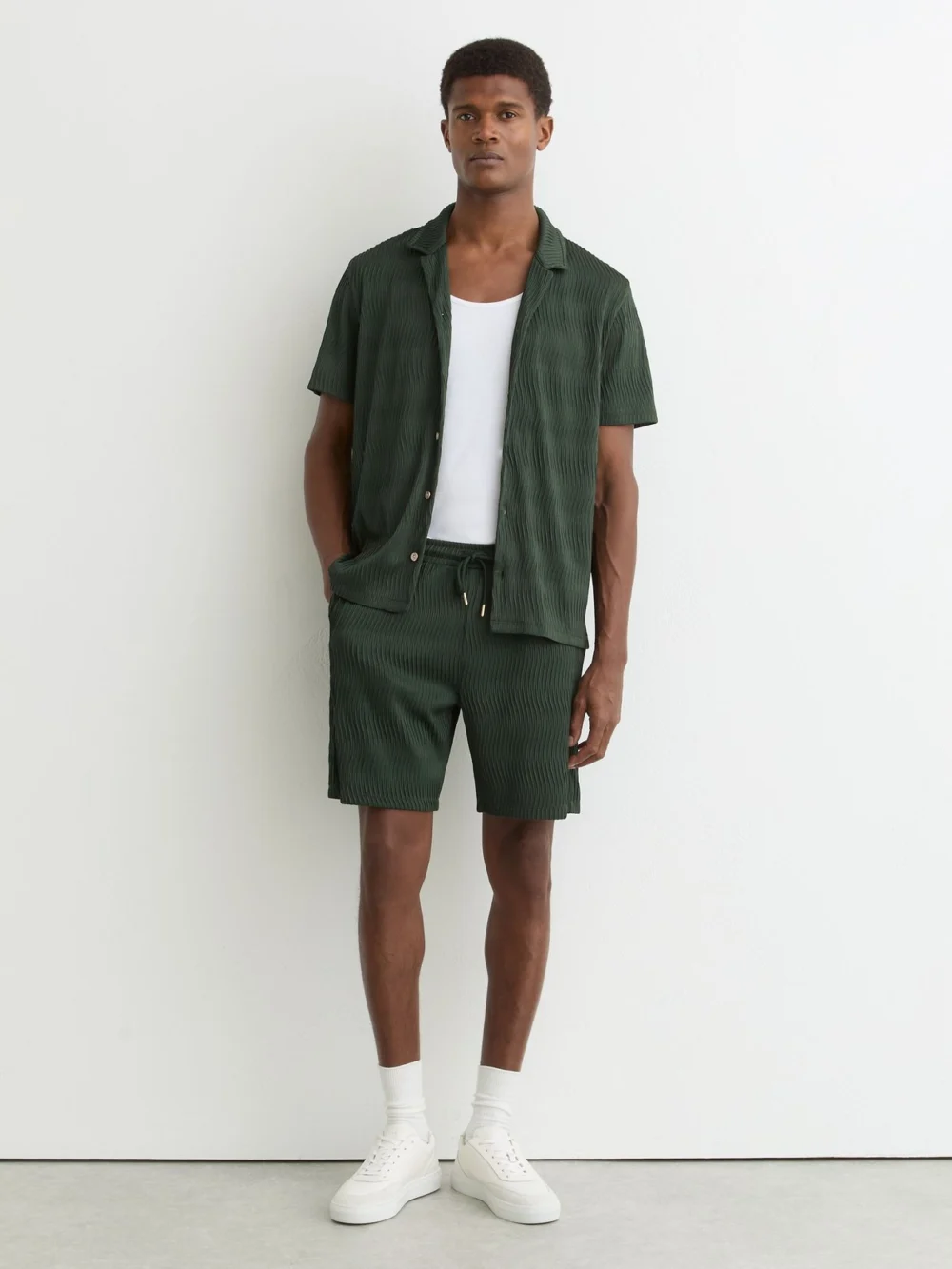 Reiss Emerald Green Textured-wave Drawstring Shorts