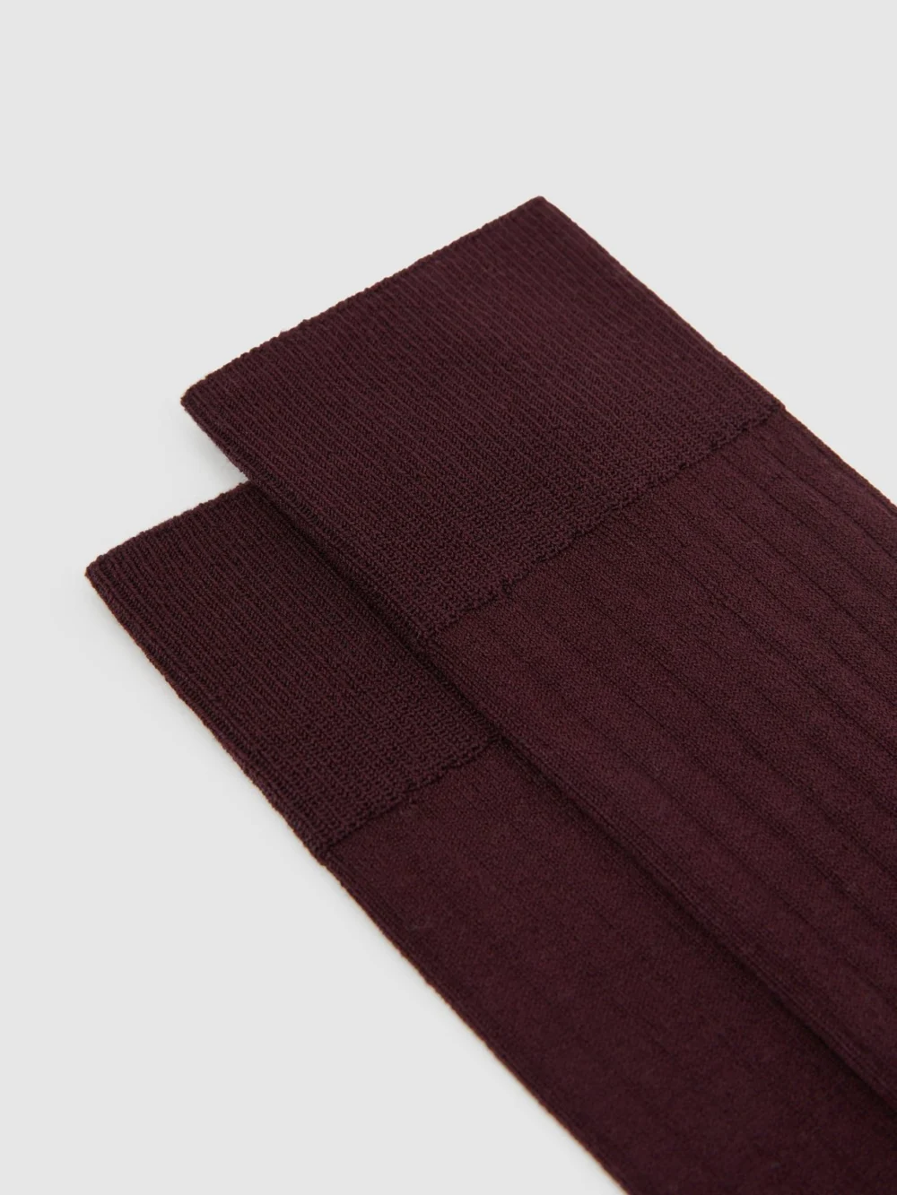 Reiss Fela Men's Bordeaux Mercerised Cotton-blend Ribbed Socks, view 2
