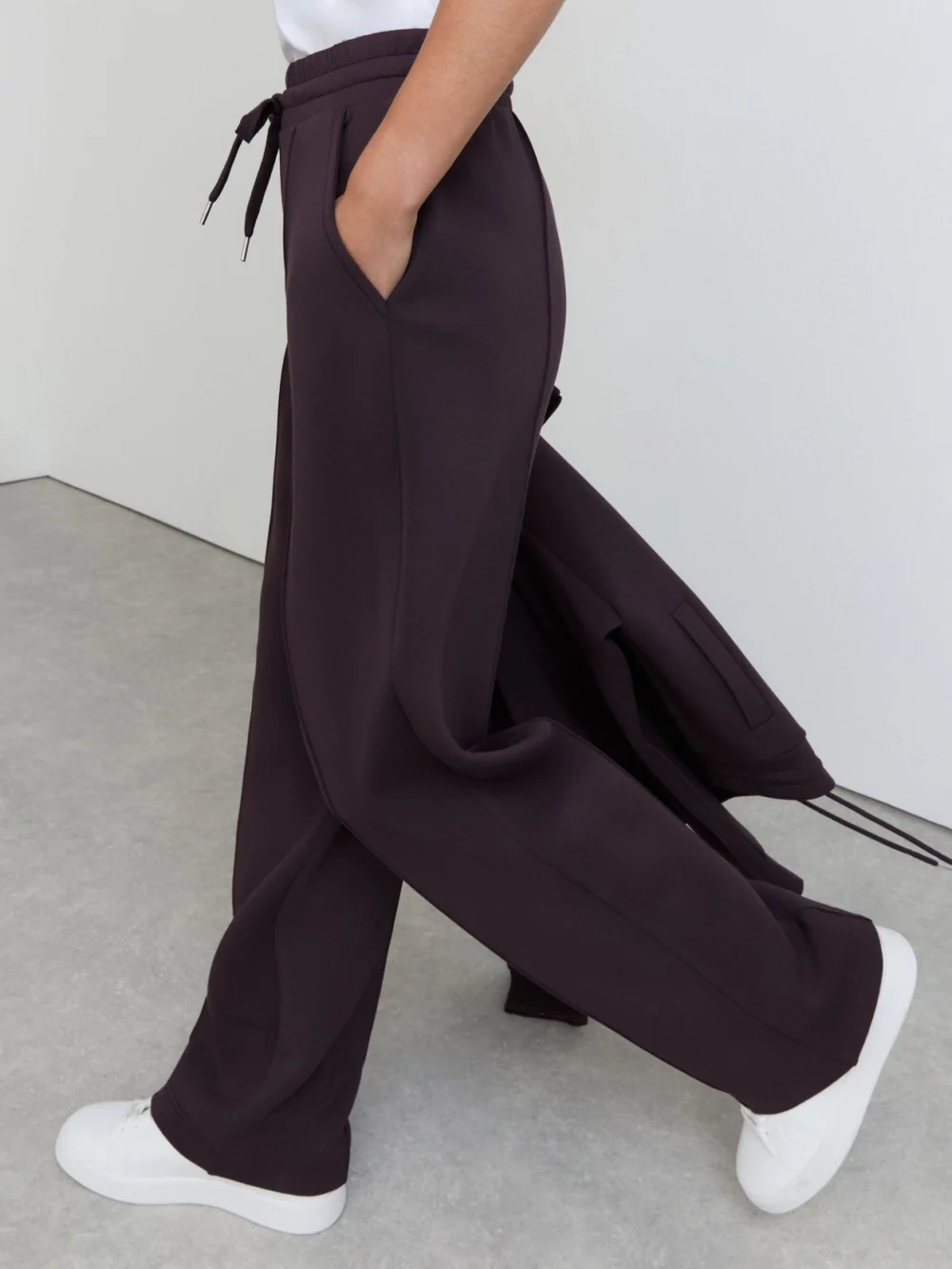 Reiss Grape Burgundy Premium Interlock Wide-leg Joggers, view 3