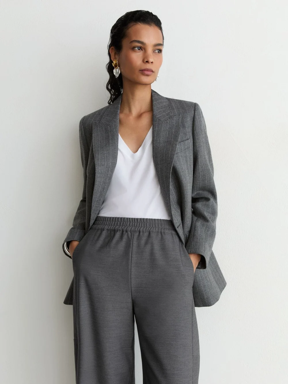 Reiss Grey Elasticated-waist Barrel-leg Trousers, view 4