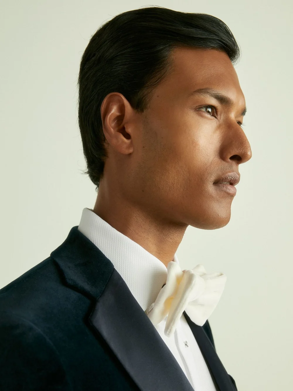 Reiss Hike Velvet Bow Tie, One Size, view 2