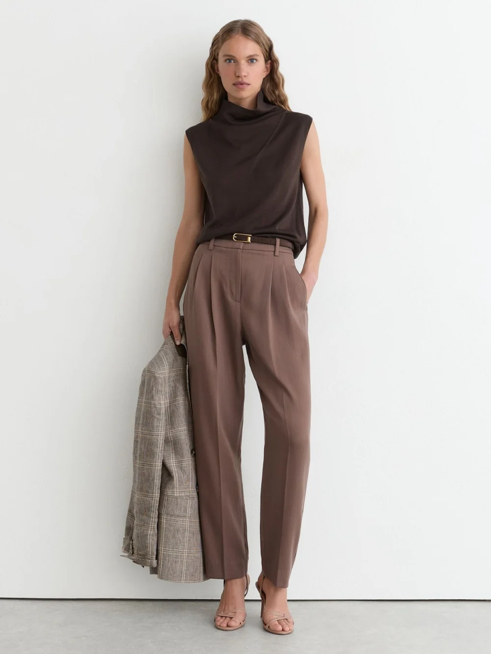 Reiss Honey Chocolate Brown Ultra-soft Merino Wool Funnel-neck Vest, XL in dark brown