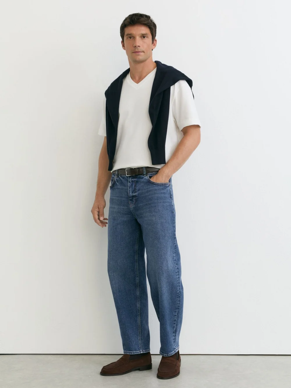 Reiss Indigo Blue Wash Barrel-leg Jeans, view 3