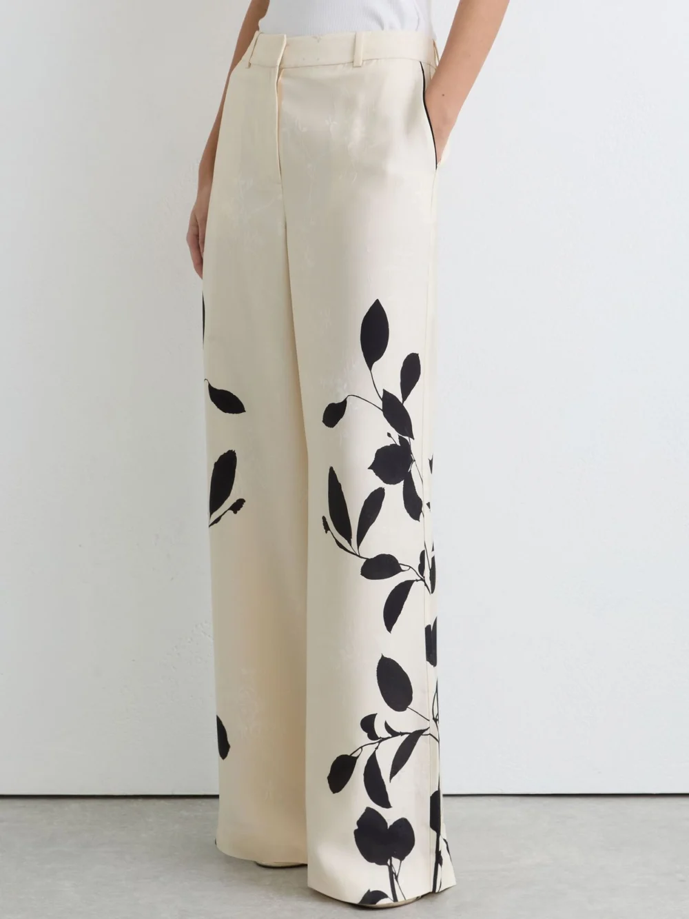 Reiss Jacquard Printed Wide-leg Trousers, view 4
