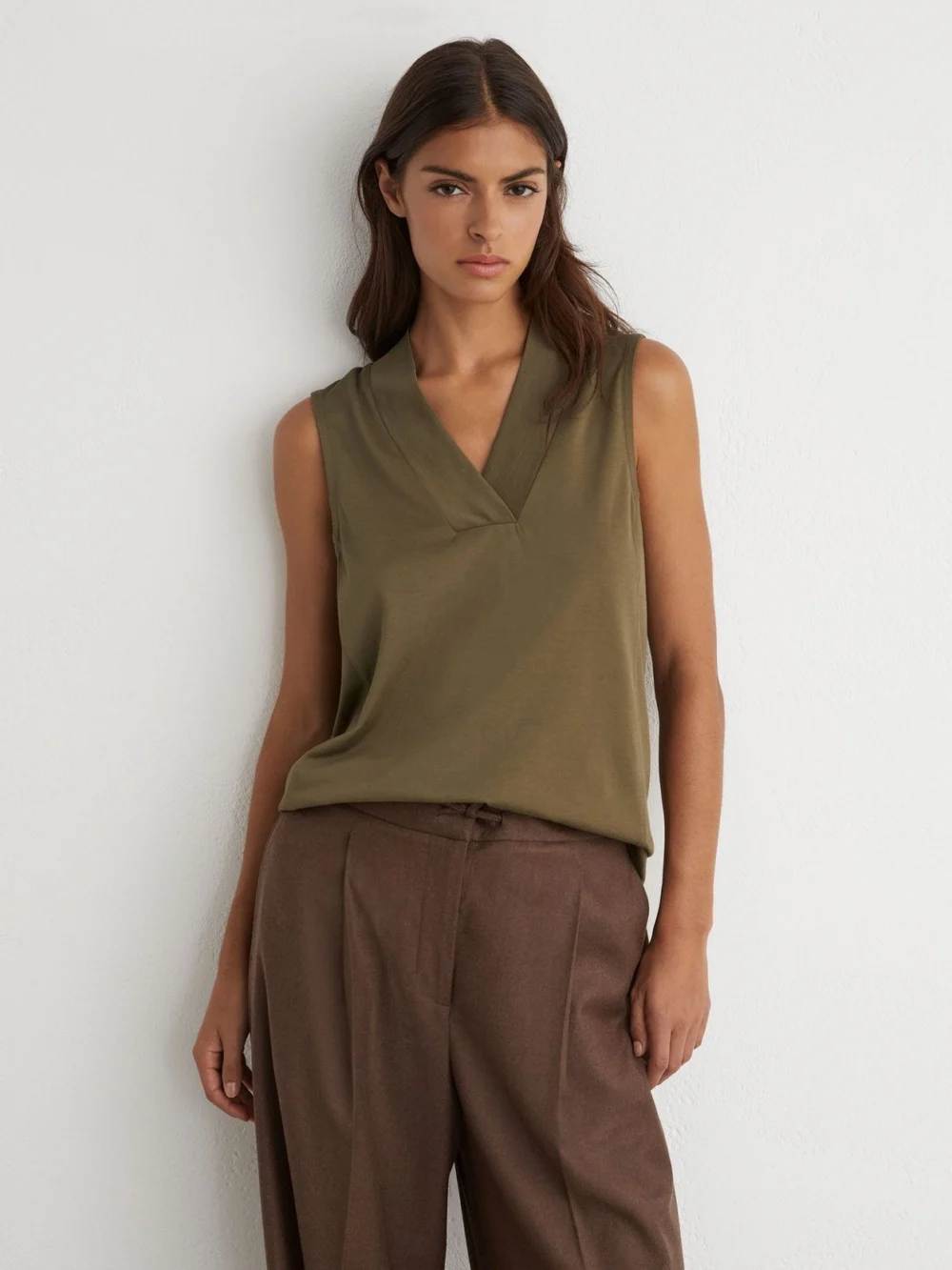 Reiss Khaki Green Jersey V-neck Vest, view 3