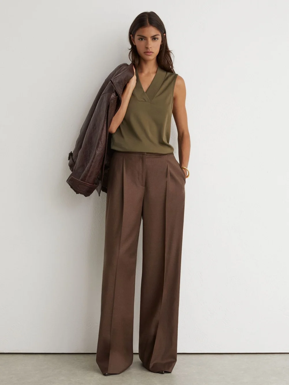 Reiss Khaki Green Jersey V-neck Vest, view 4