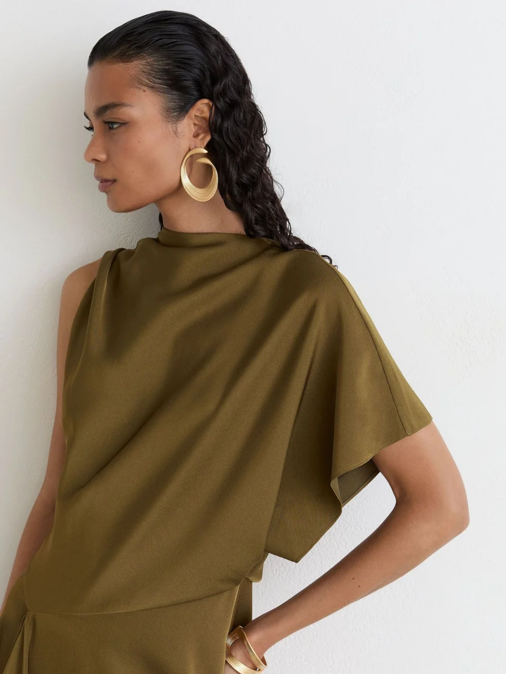 Reiss Khaki Green Satin One-shoulder Draped Midi Dress, view 4