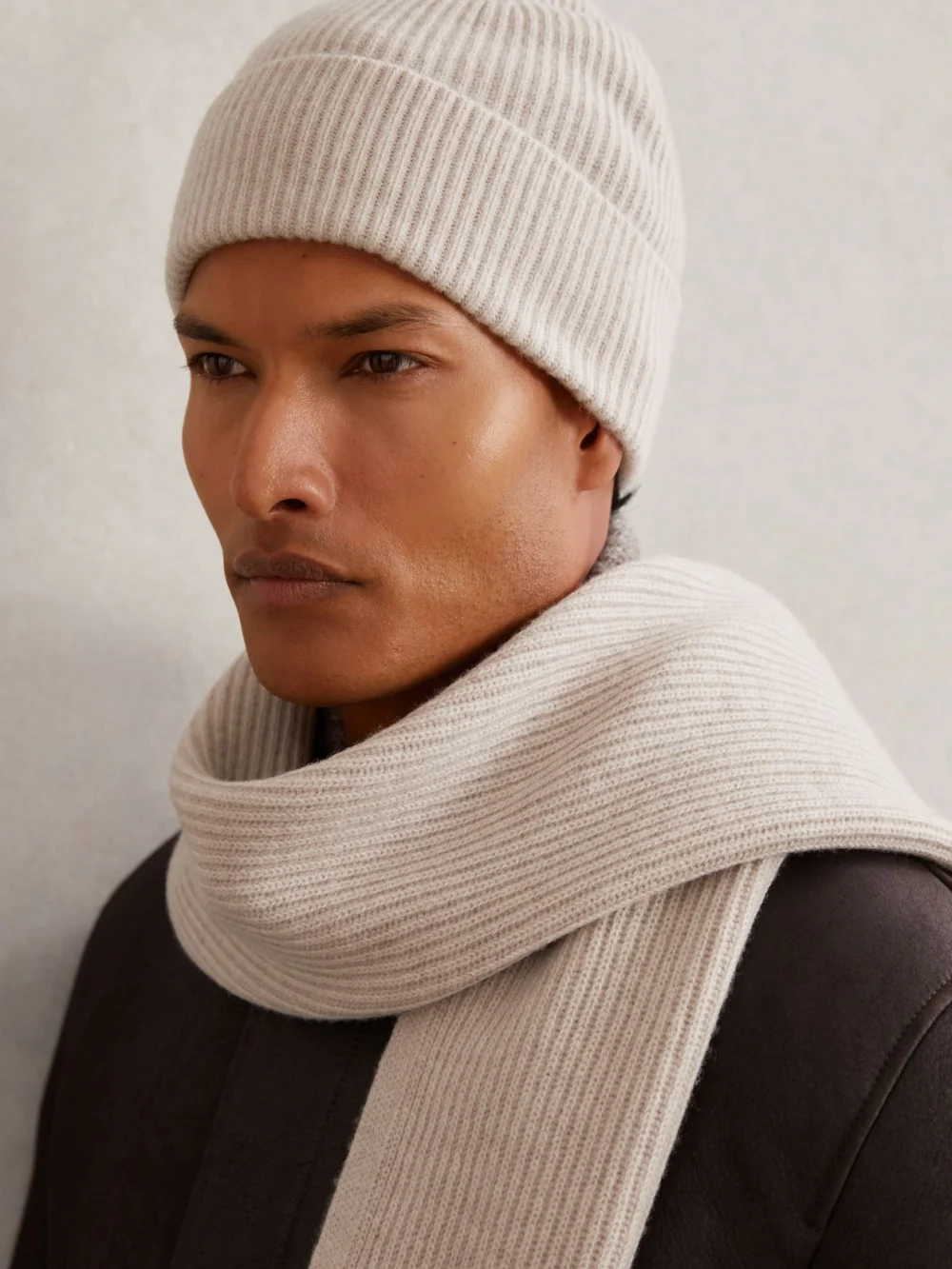 Reiss Light Oatmeal Melange Chesterfield Wool Scarf and Beanie Gift Set,, view 2