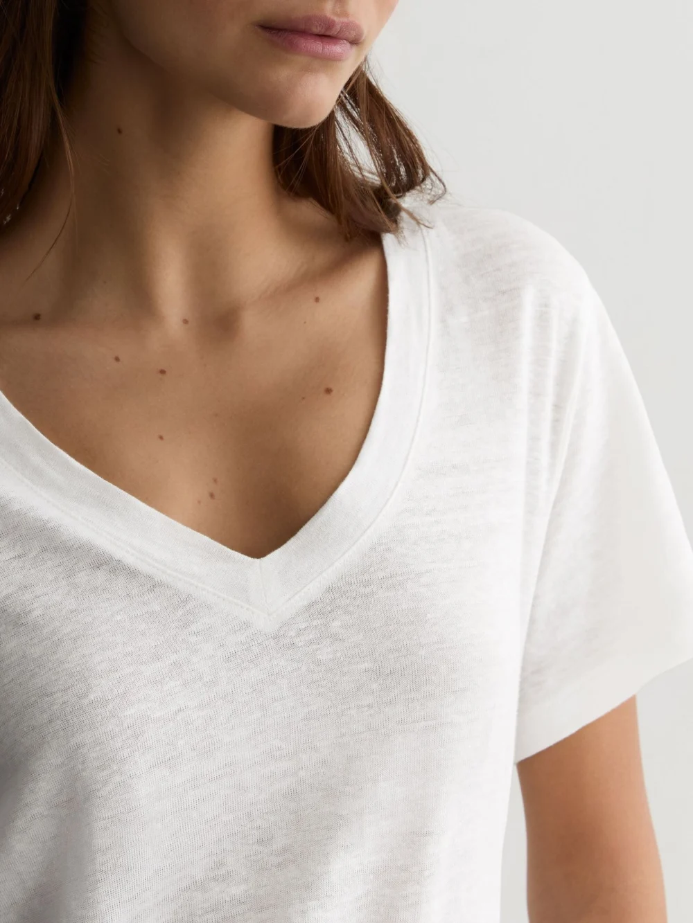 Reiss Lola Women's White Linen V-neck T-shirt, view 4