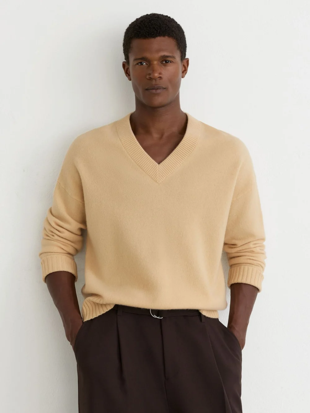 Reiss Macaroon Yellow Wool-cashmere V-neck Jumper, view 3