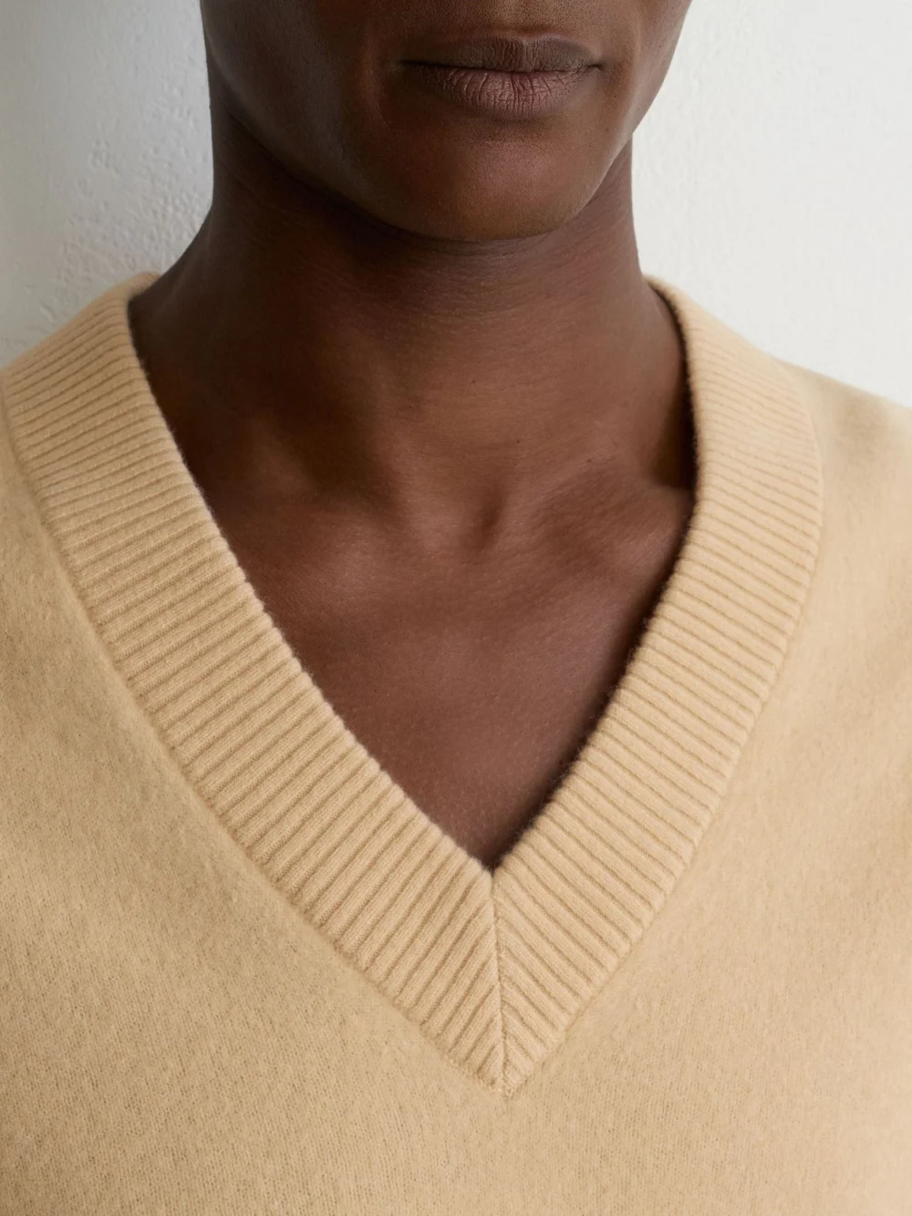 Reiss Macaroon Yellow Wool-cashmere V-neck Jumper, view 4