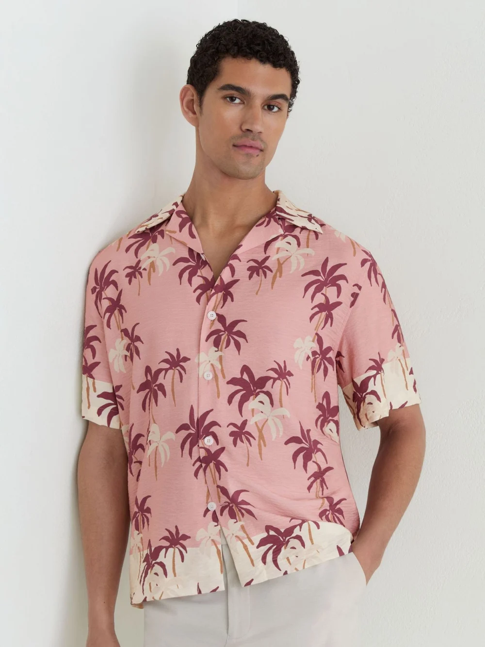 Reiss Madrona Men's Pink Palm-print Cuban-collar Shirt