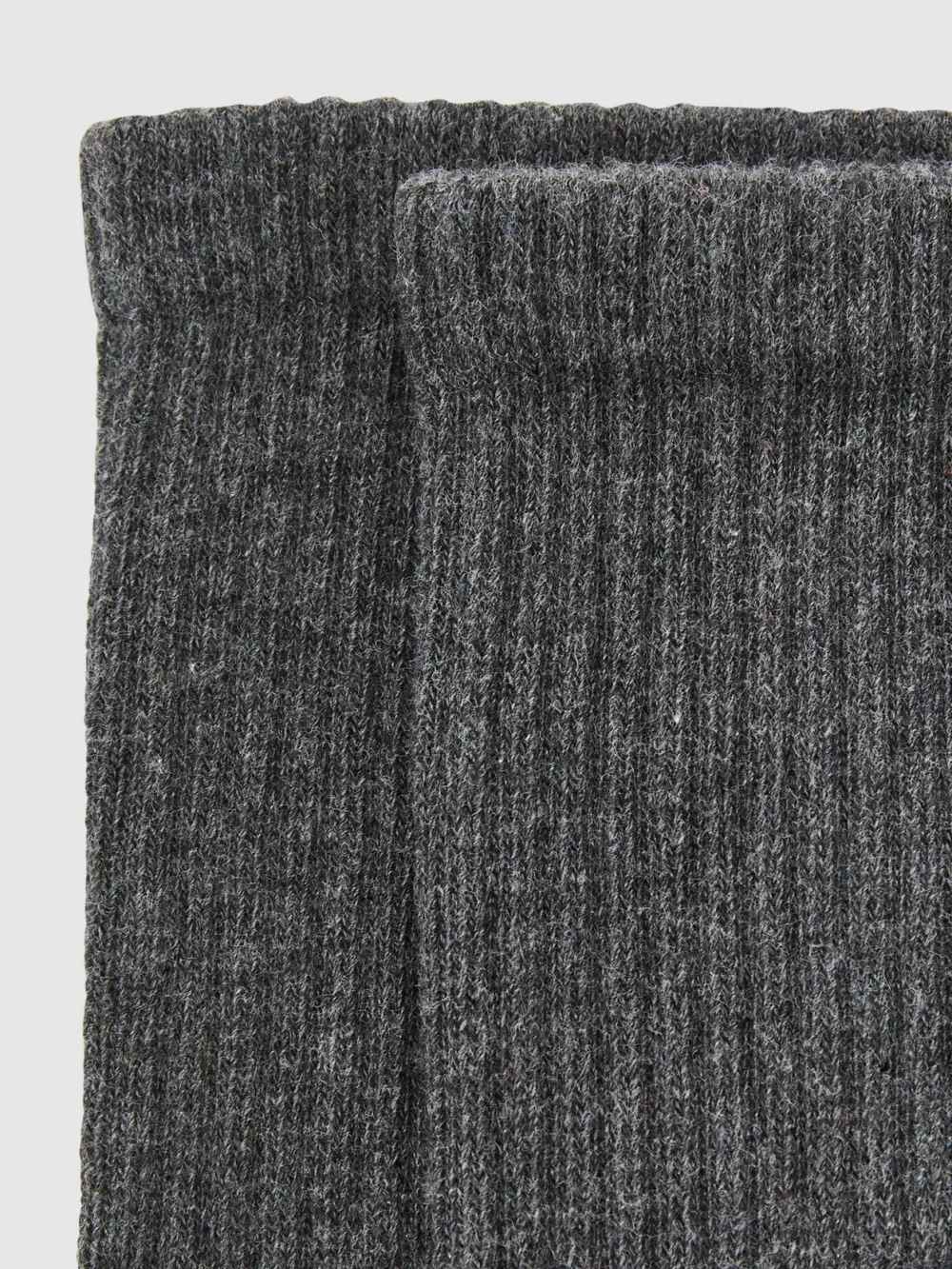 Reiss Maxim Men's Charcoal Grey Cotton-blend Ribbed Socks, view 3