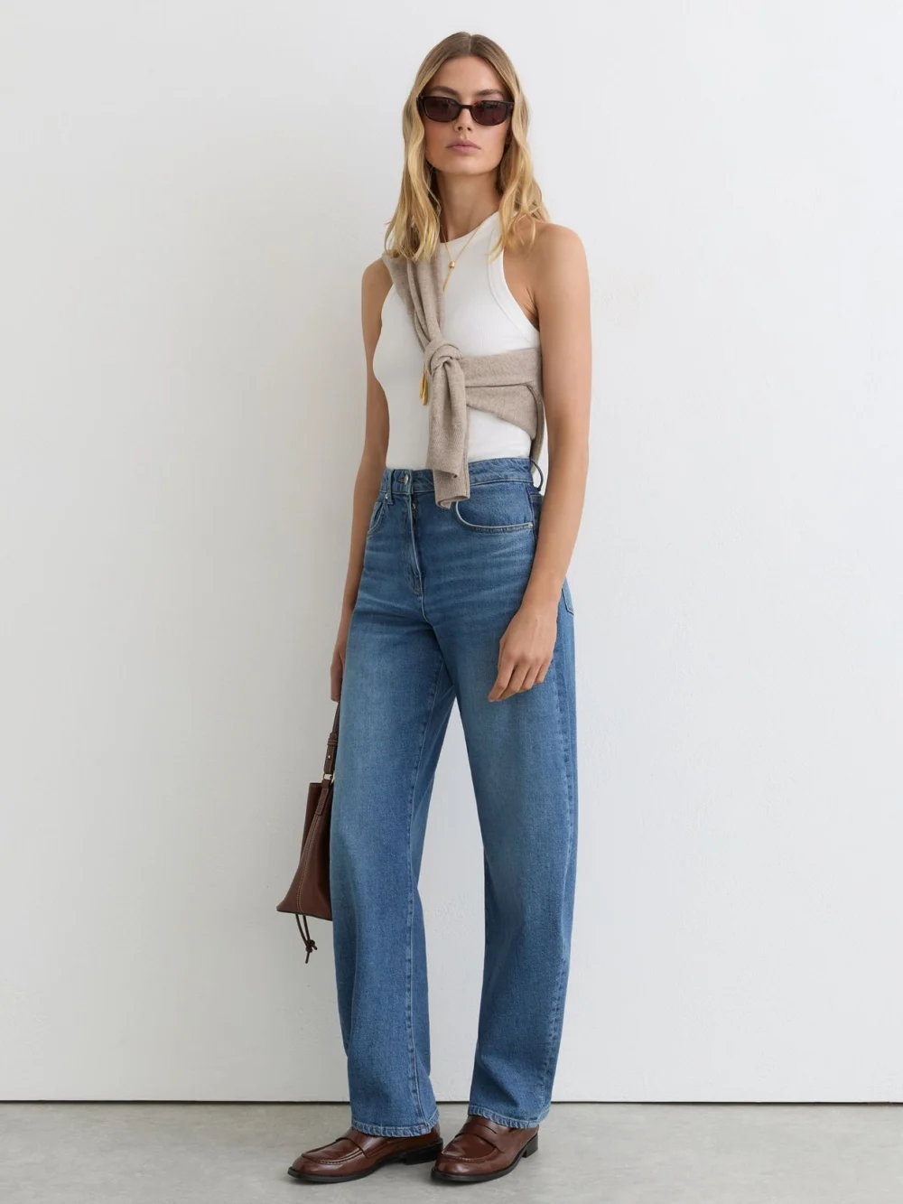 Reiss Mid Blue Petite Barrel-leg Jeans, view 5