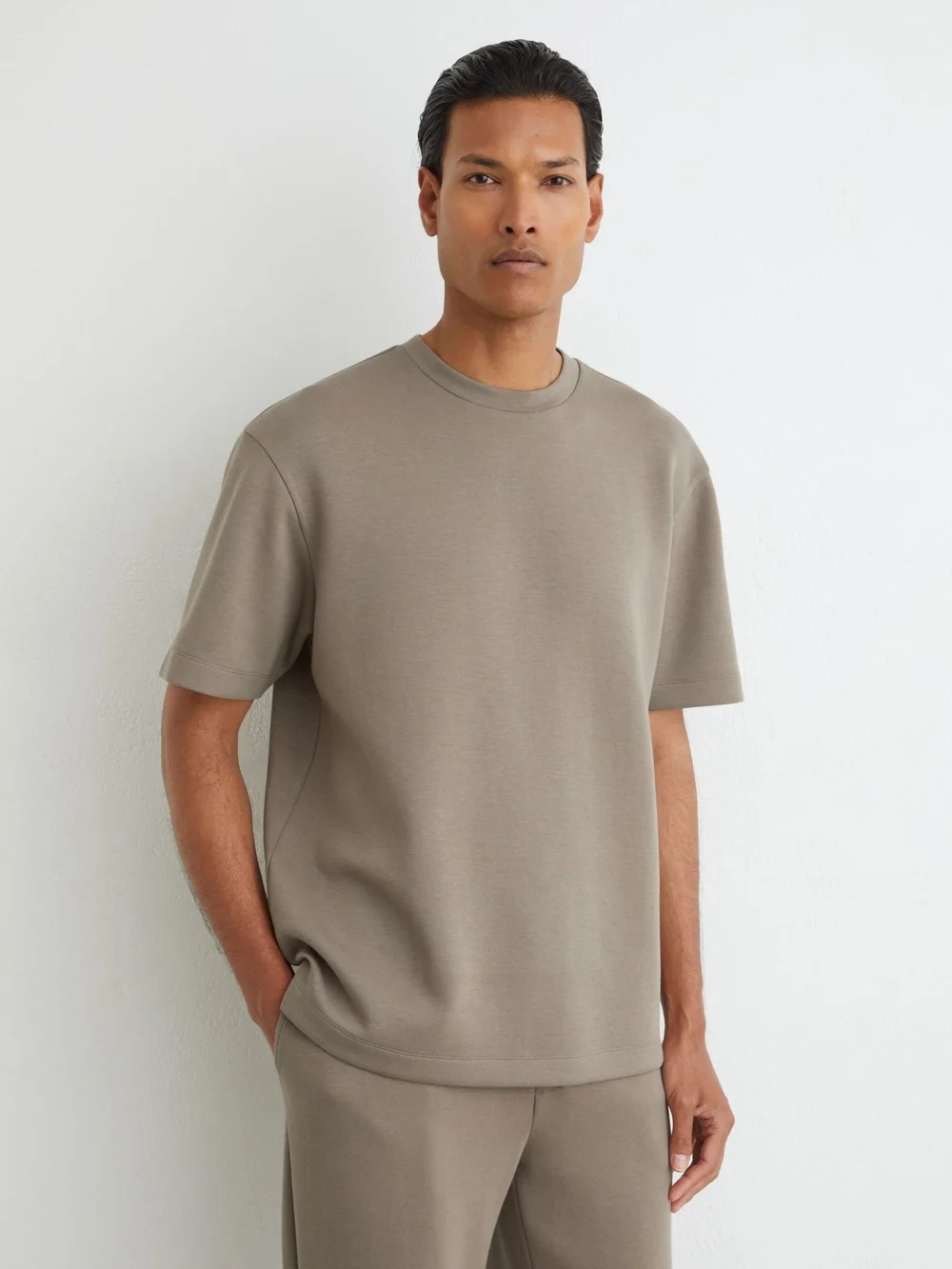 Reiss Mushroom Brown Sueded Interlock Jersey Relaxed-fit T-shirt, view 3