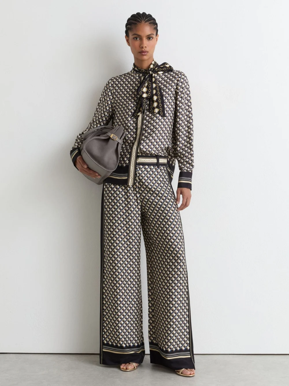 Reiss Navy & Gold Scarf-print Wide-leg Trousers, view 4