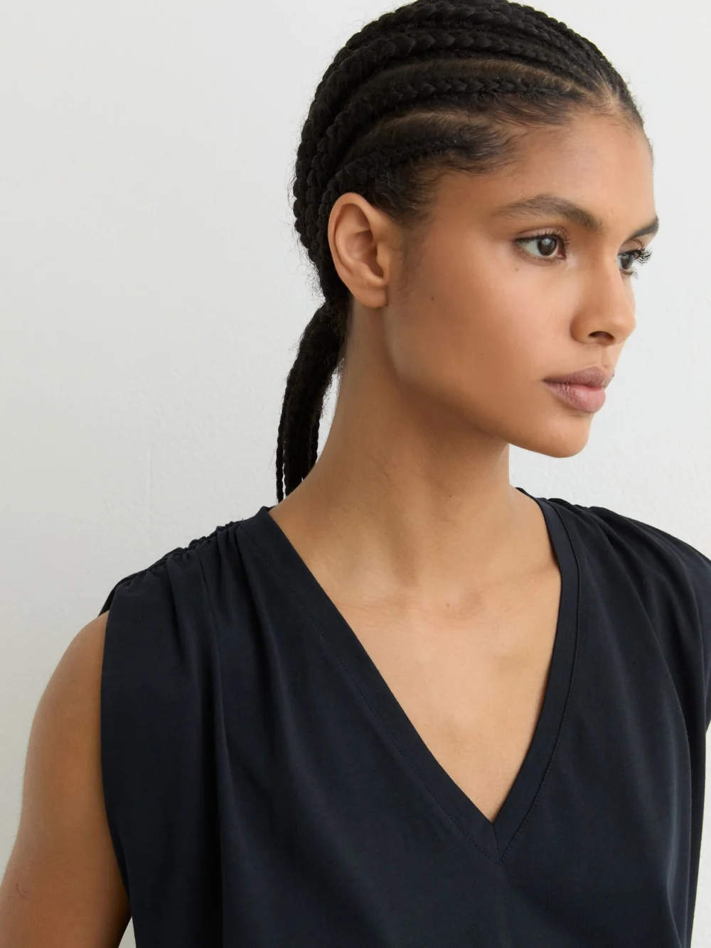 Reiss Navy Cotton Gathered-detail V-neck Vest, view 4