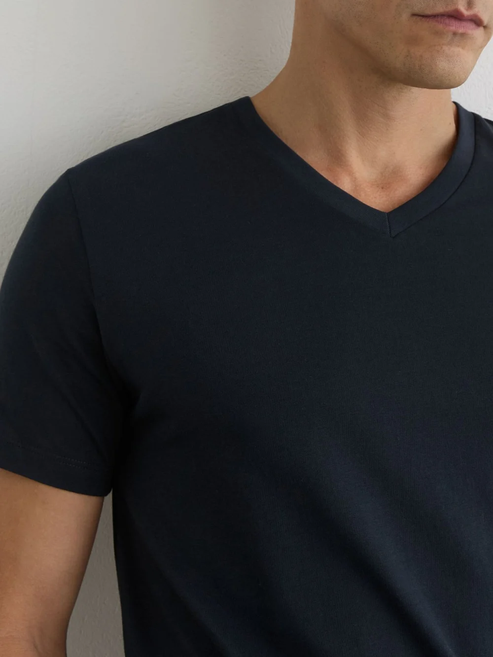 Reiss Navy Cotton V-neck Tailored-fit T-shirt, view 4