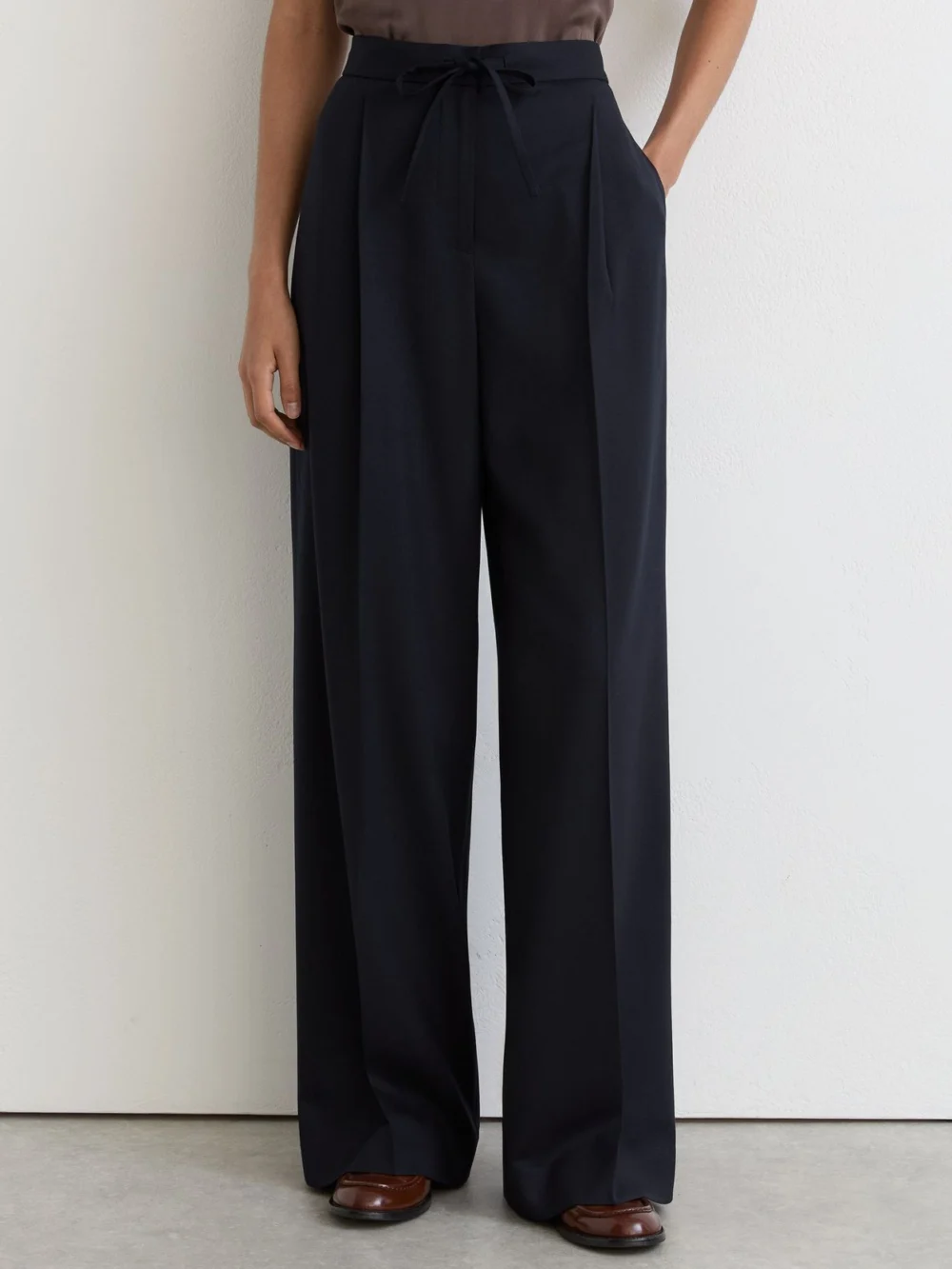 Reiss Navy Petite Wool-blend Drawstring Wide-leg Suit Trousers, view 4