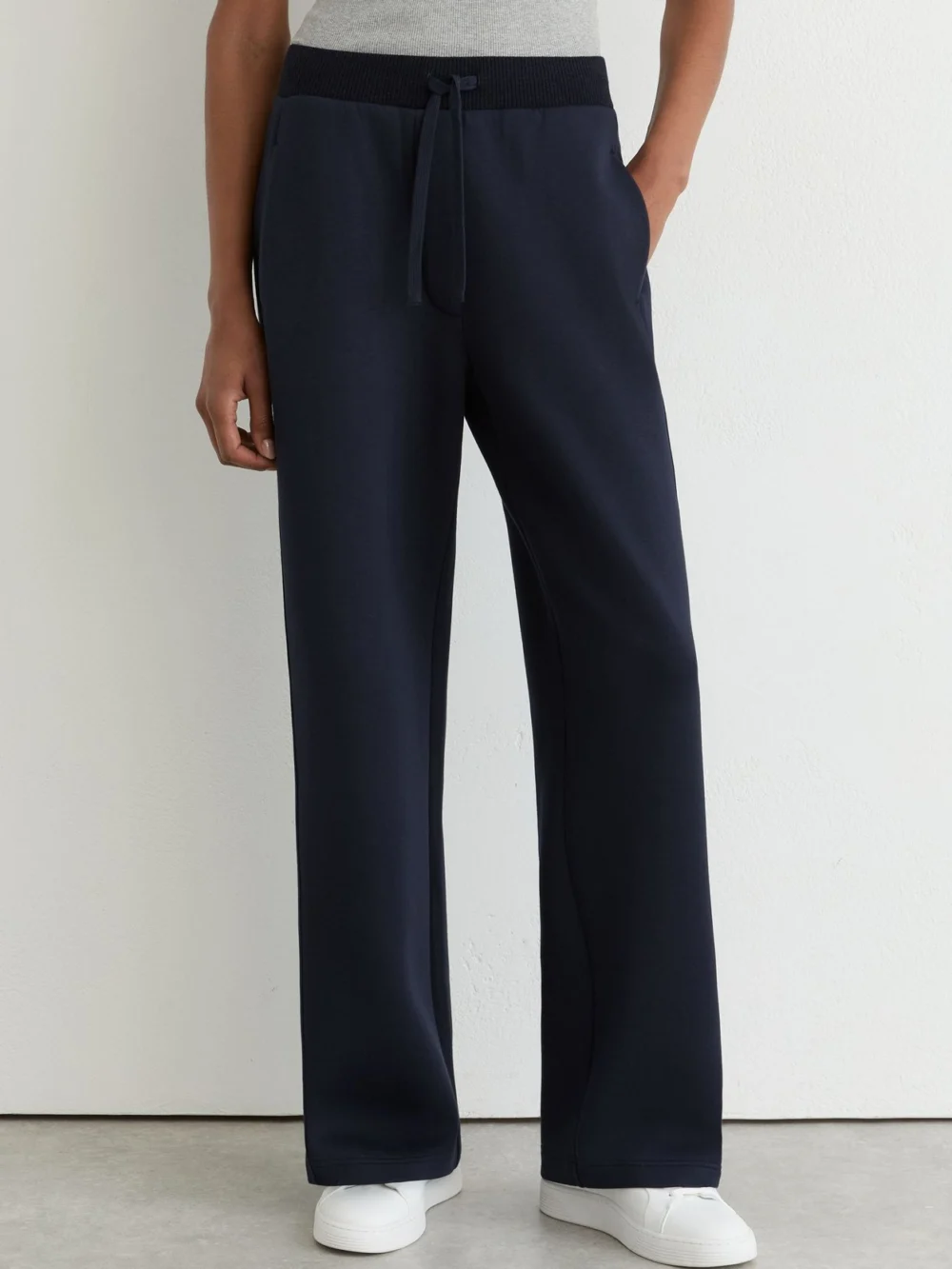 Reiss Navy Premium Interlock Wide-leg Joggers, view 3