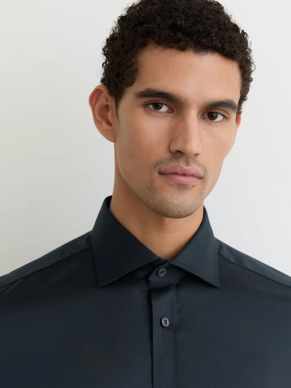 Reiss Navy Regular Fit Stretch Double-cuff Shirt Cotton-blend, view 4
