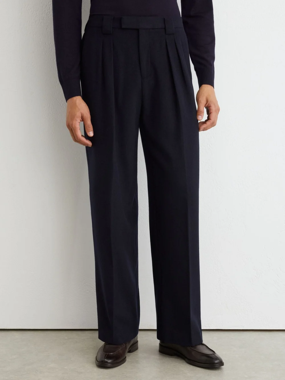 Reiss Navy Wool-blend Flannel Relaxed-fit Pleated Trousers, view 3