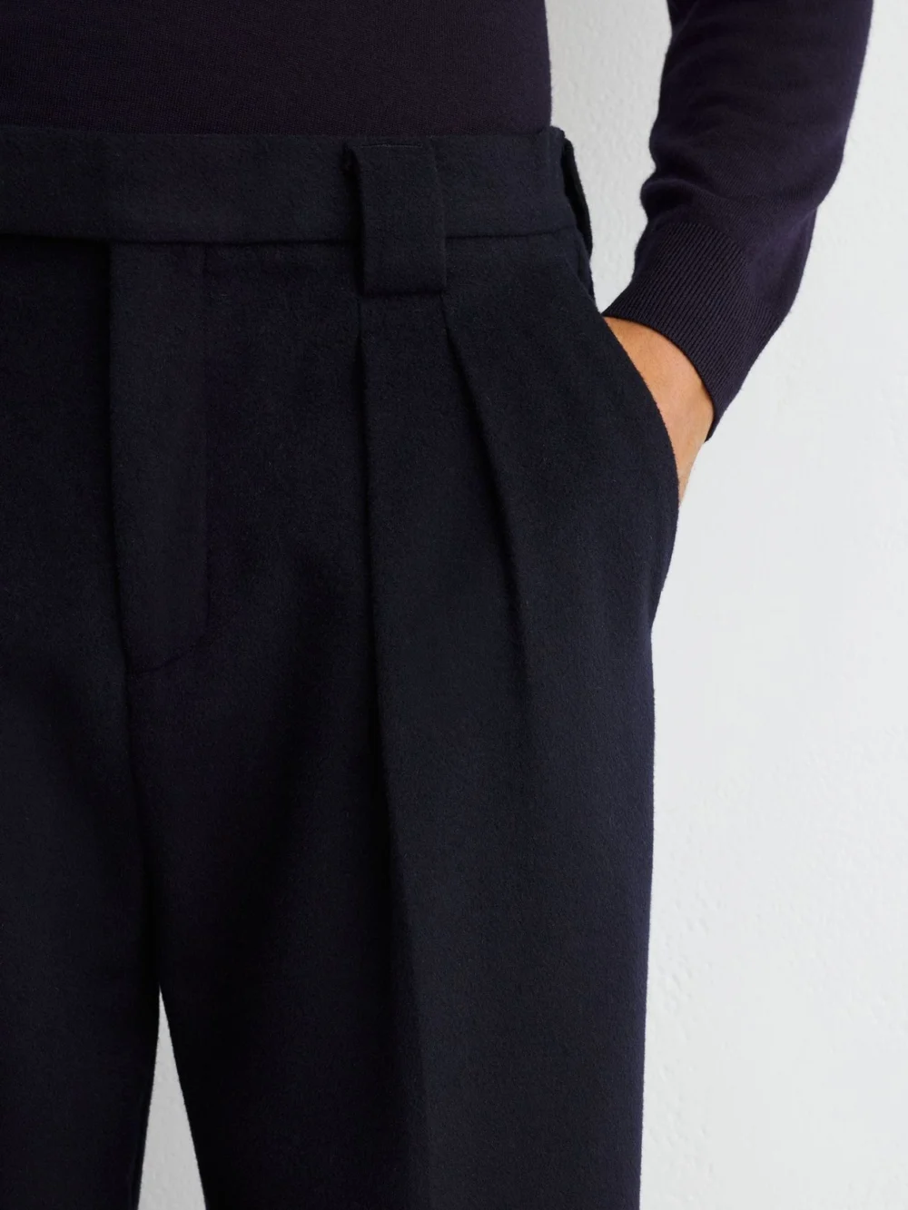 Reiss Navy Wool-blend Flannel Relaxed-fit Pleated Trousers, view 4