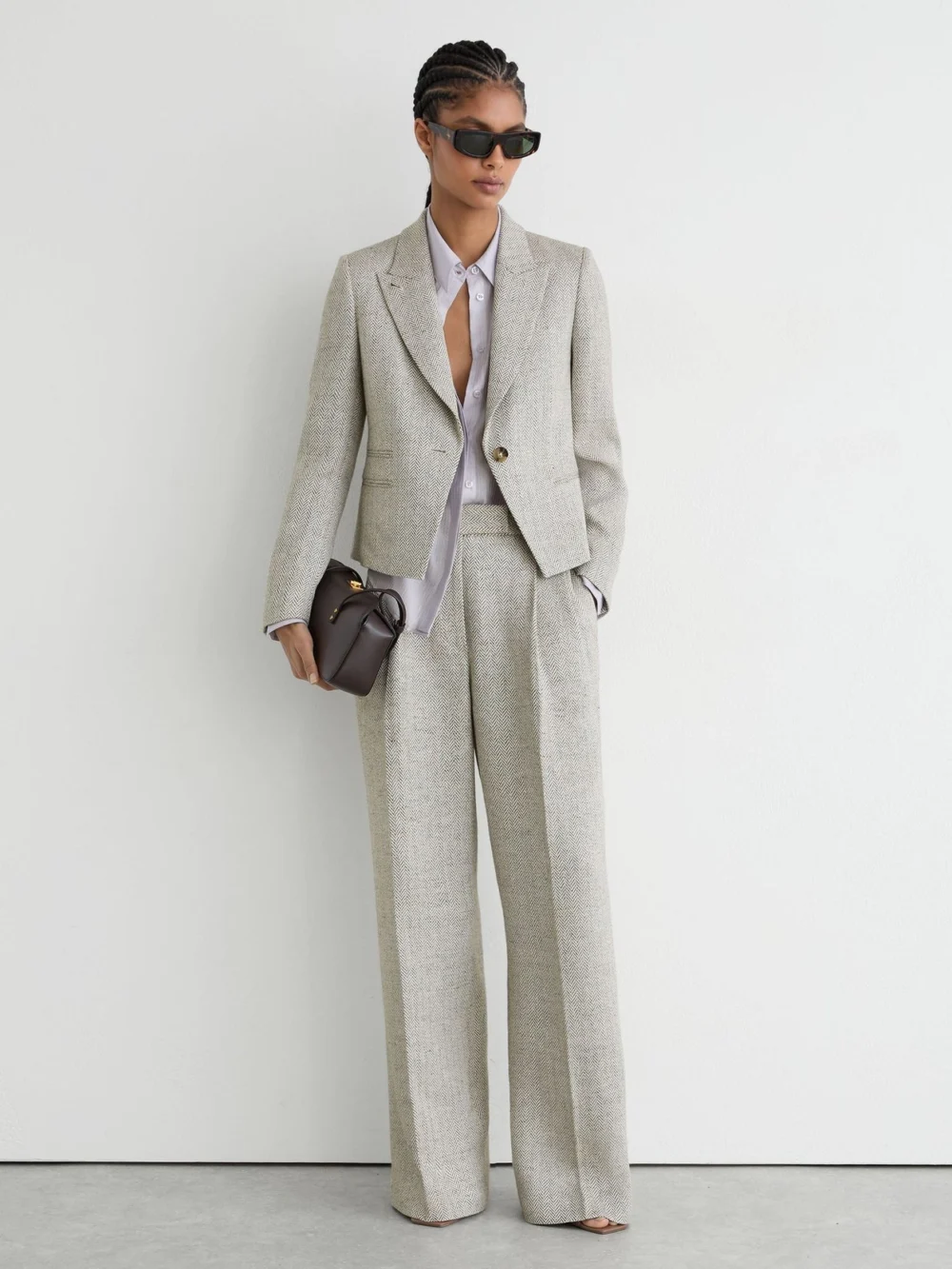 Reiss Neutral Herringbone Linen-blend Cropped Suit Blazer, view 3