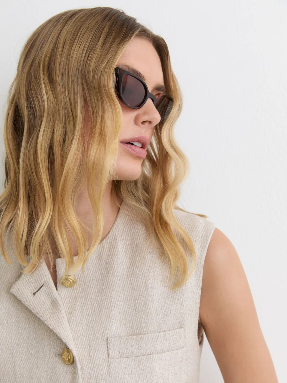 Reiss Neutral Linen-blend Textured Long-line Waistcoat, view 3