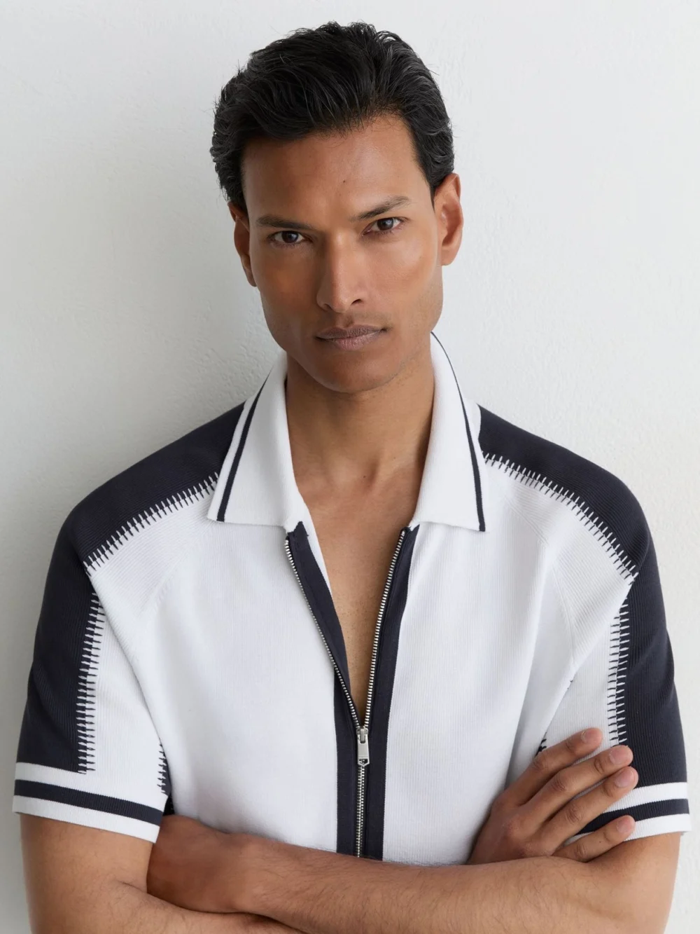 Reiss Optic White & Navy Colour-block Zip-through Knit Shirt in optic white/navy