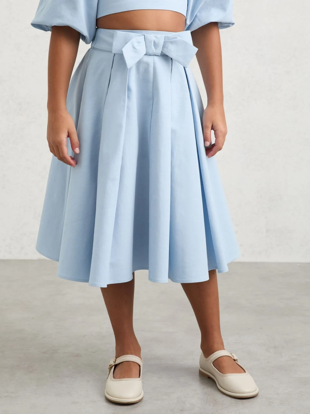 Reiss Pale Blue 3-9 yrs Bow-detail Pleated Midi Skirt, view 3