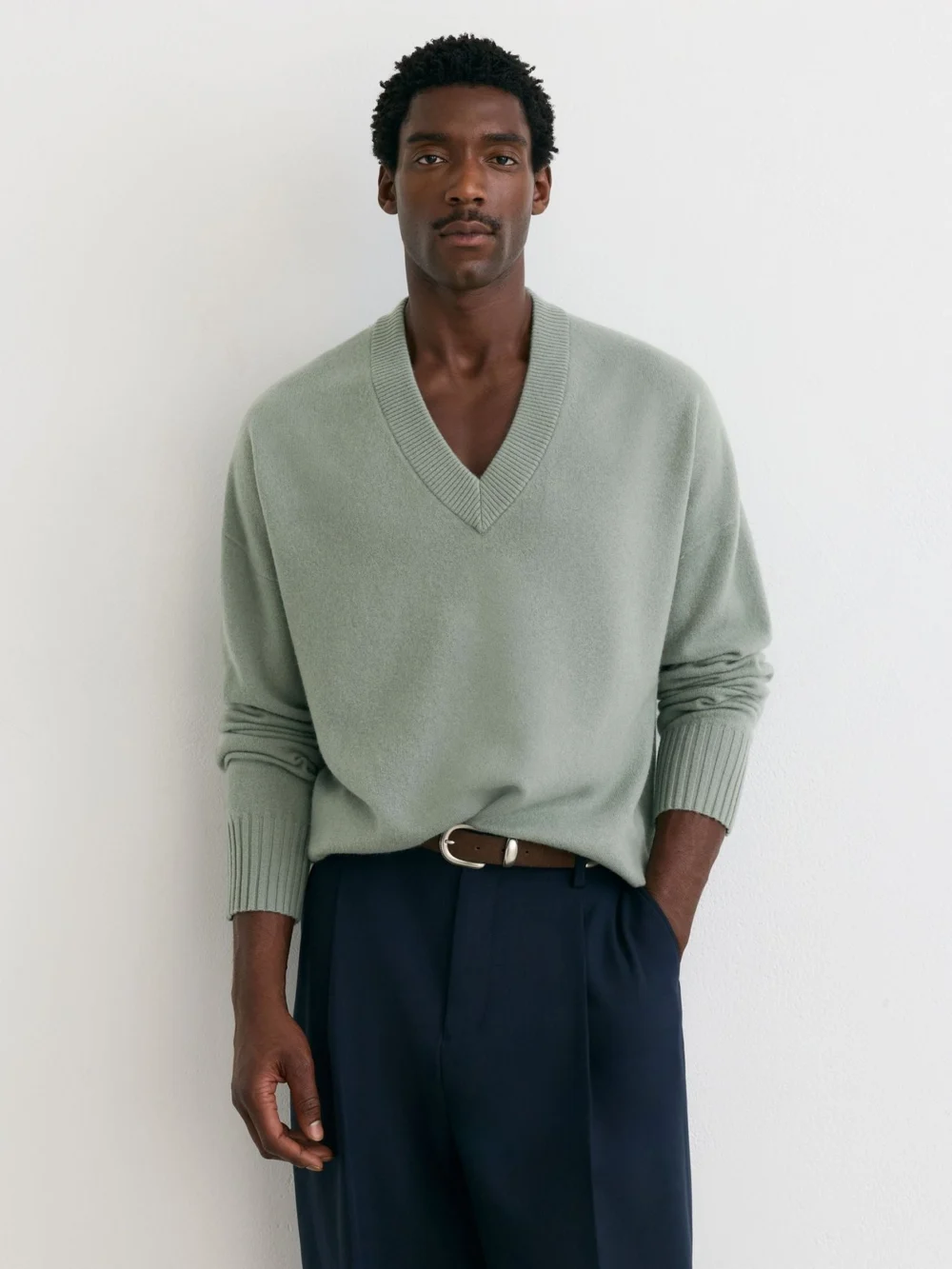 Reiss Pale Sage Green Wool-cashmere V-neck Jumper, view 3