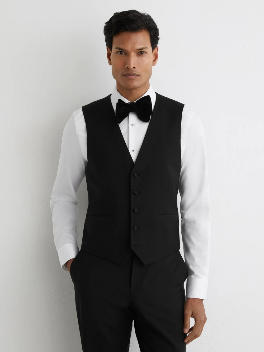 Reiss Poker Men's Black Wool-blend Tailored-fit Waistcoat
