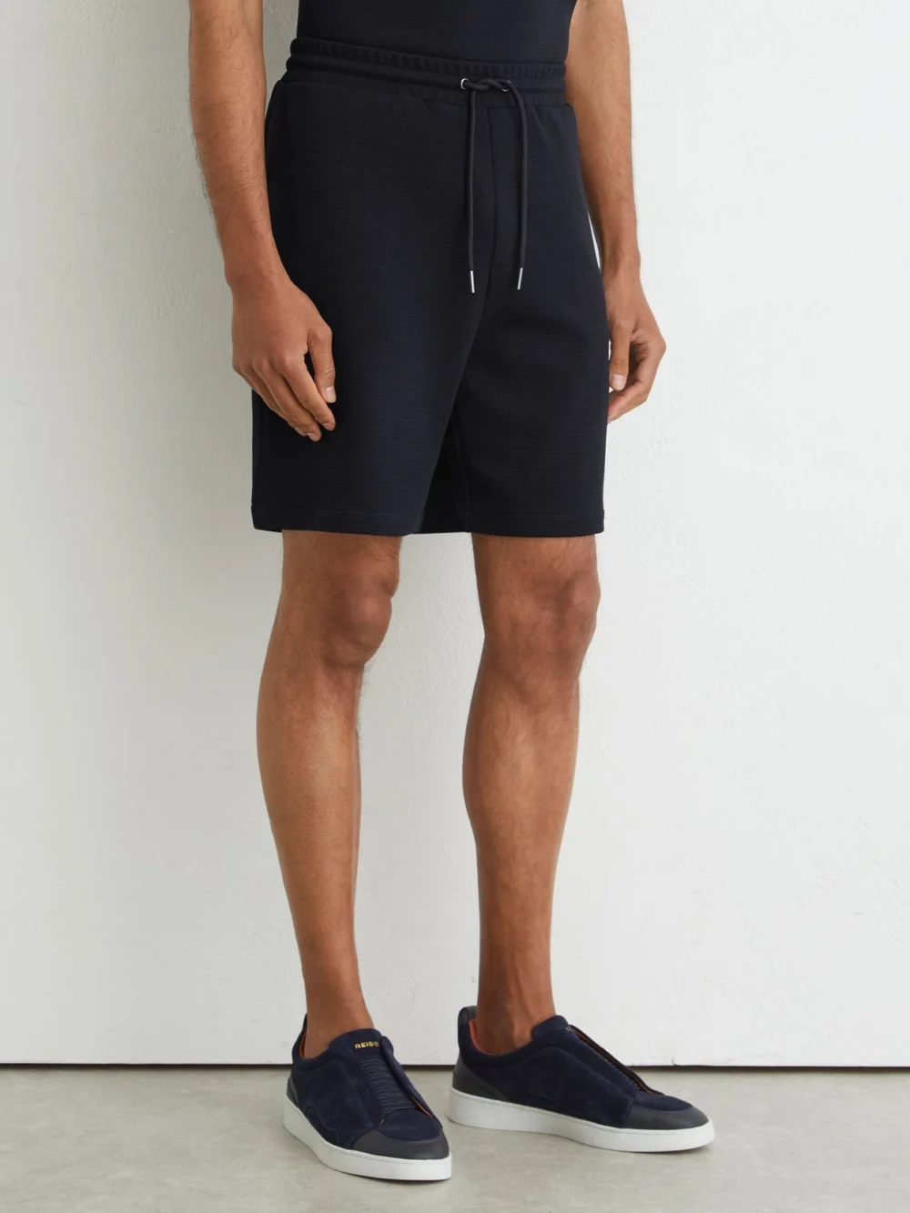 Reiss Renly Men's Navy Textured Drawstring Shorts, view 4