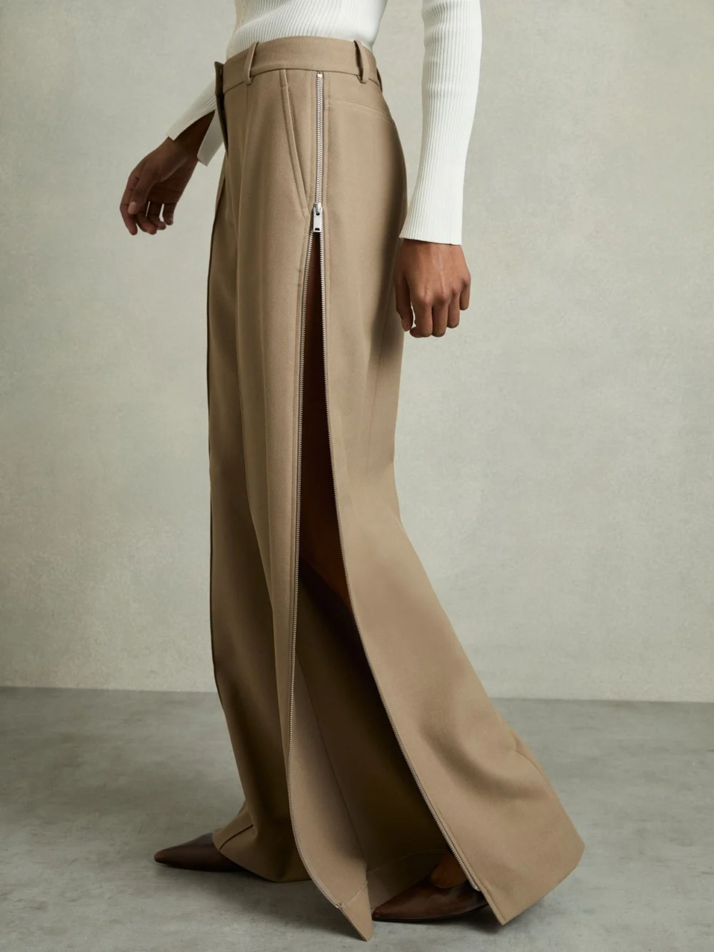 Reiss Sage Green Wide-leg Side-zip Trousers, view 3