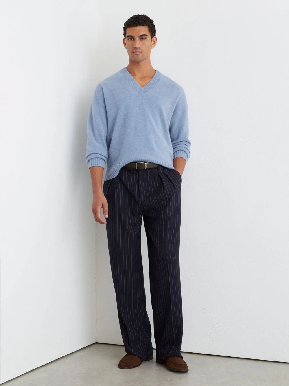 Reiss Soft Blue Wool-cashmere V-neck Jumper, view 3