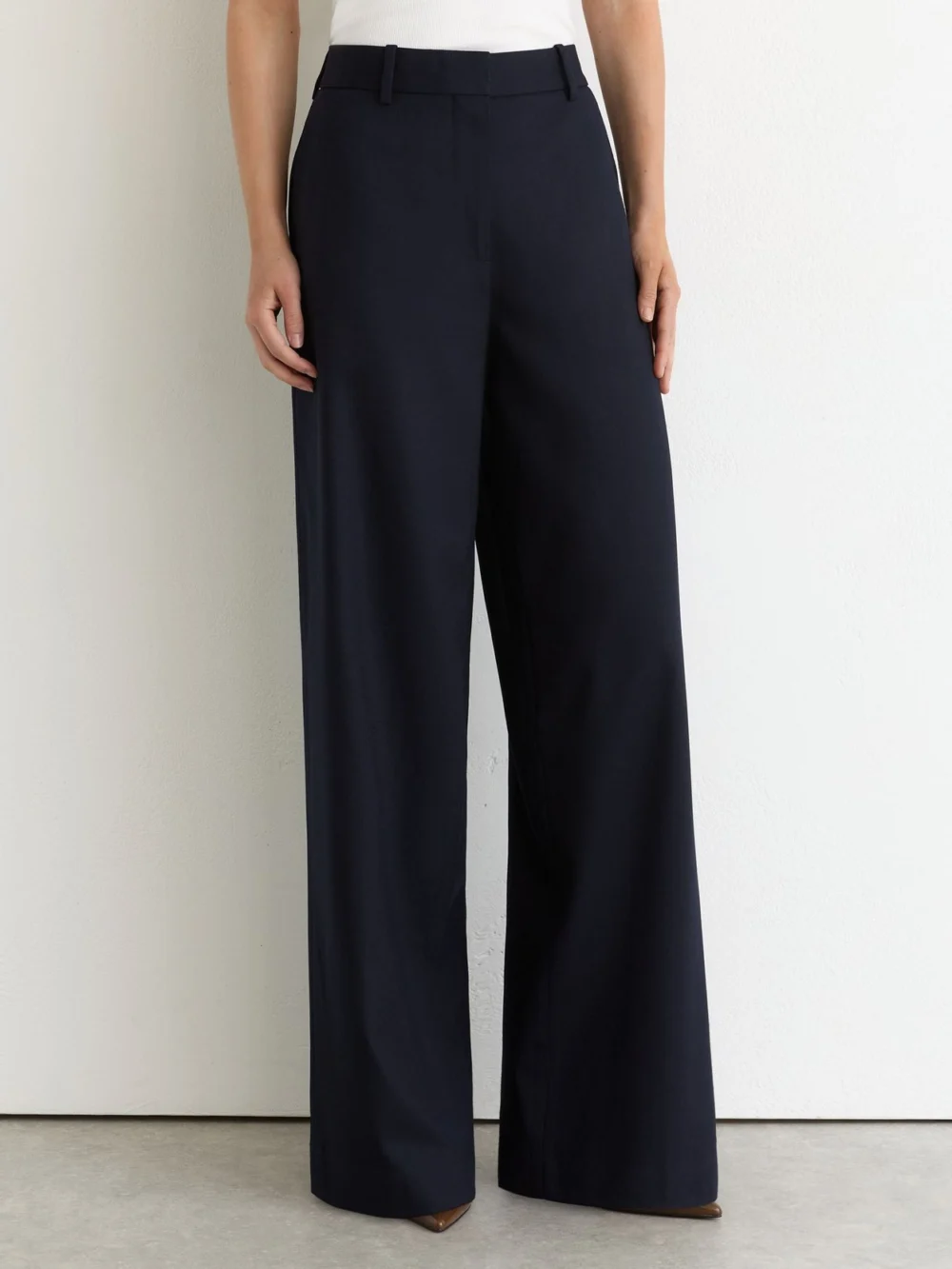 Reiss Solene Women's Navy Wool-blend Wide-leg Suit Trousers, view 3