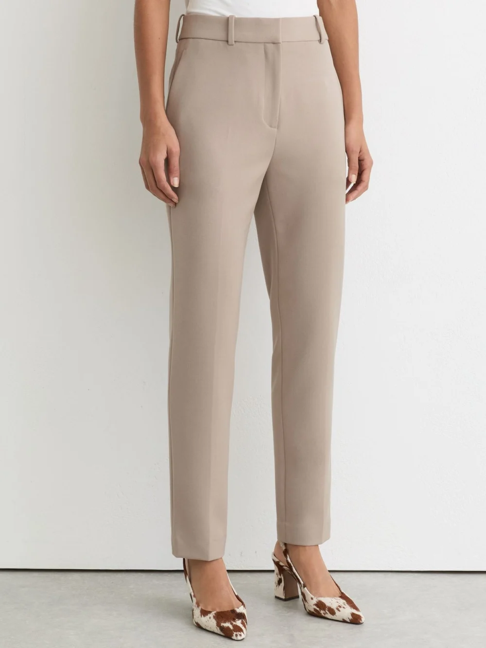 Reiss Stone Neutral Petite Slim-fit Suit Trousers, view 3